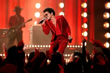 37 Grad im Olympiastadion: So überlebt ihr Bruno Mars in Berlin