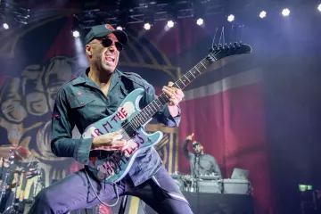 Tom Morello stoppt Europa-Tour für seine 102-jährige Mutter